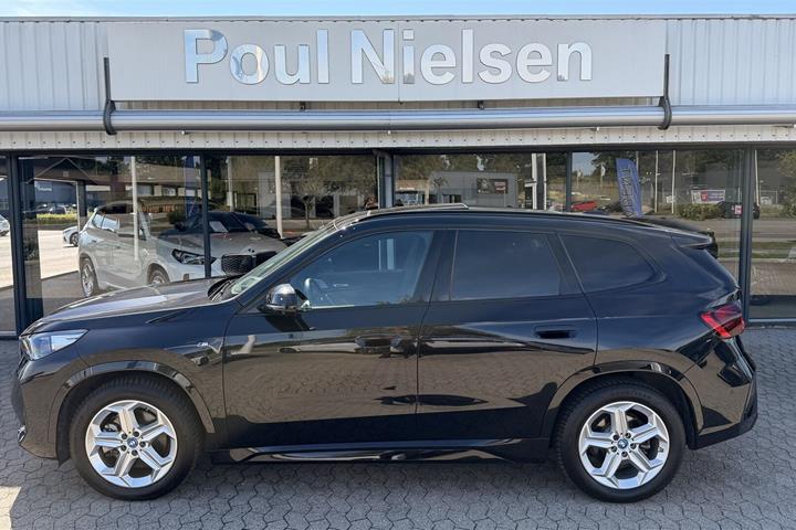 Sort BMW iX1 fra 2025