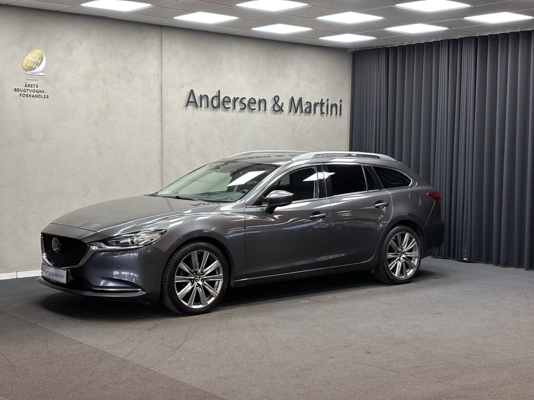 Grå Mazda 6 fra 2019