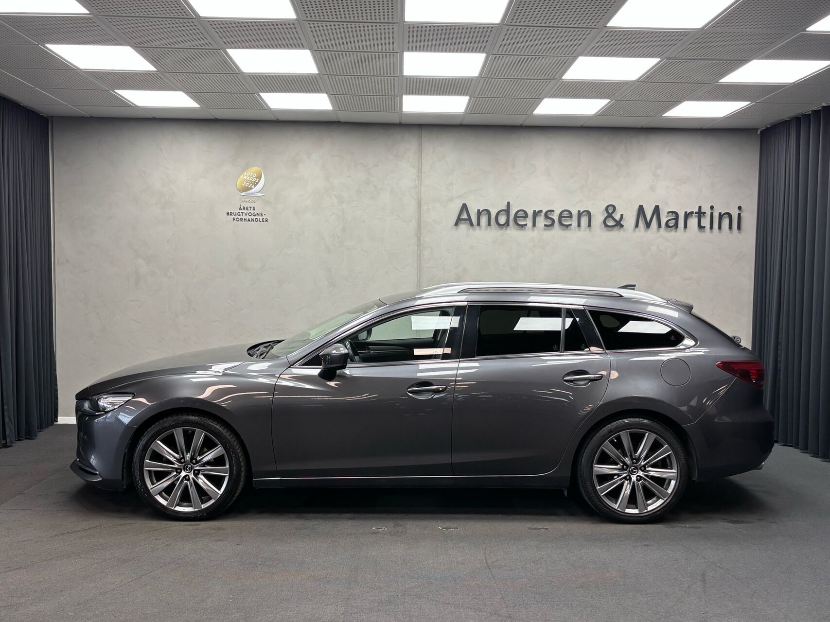 Grå Mazda 6 fra 2019