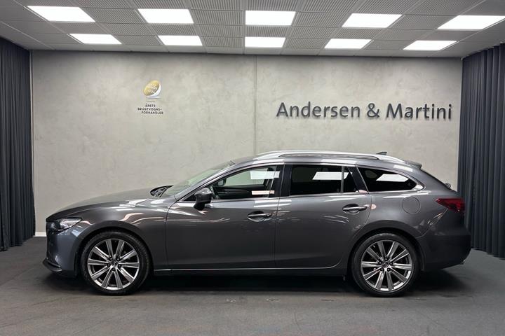 Grå Mazda 6 fra 2019