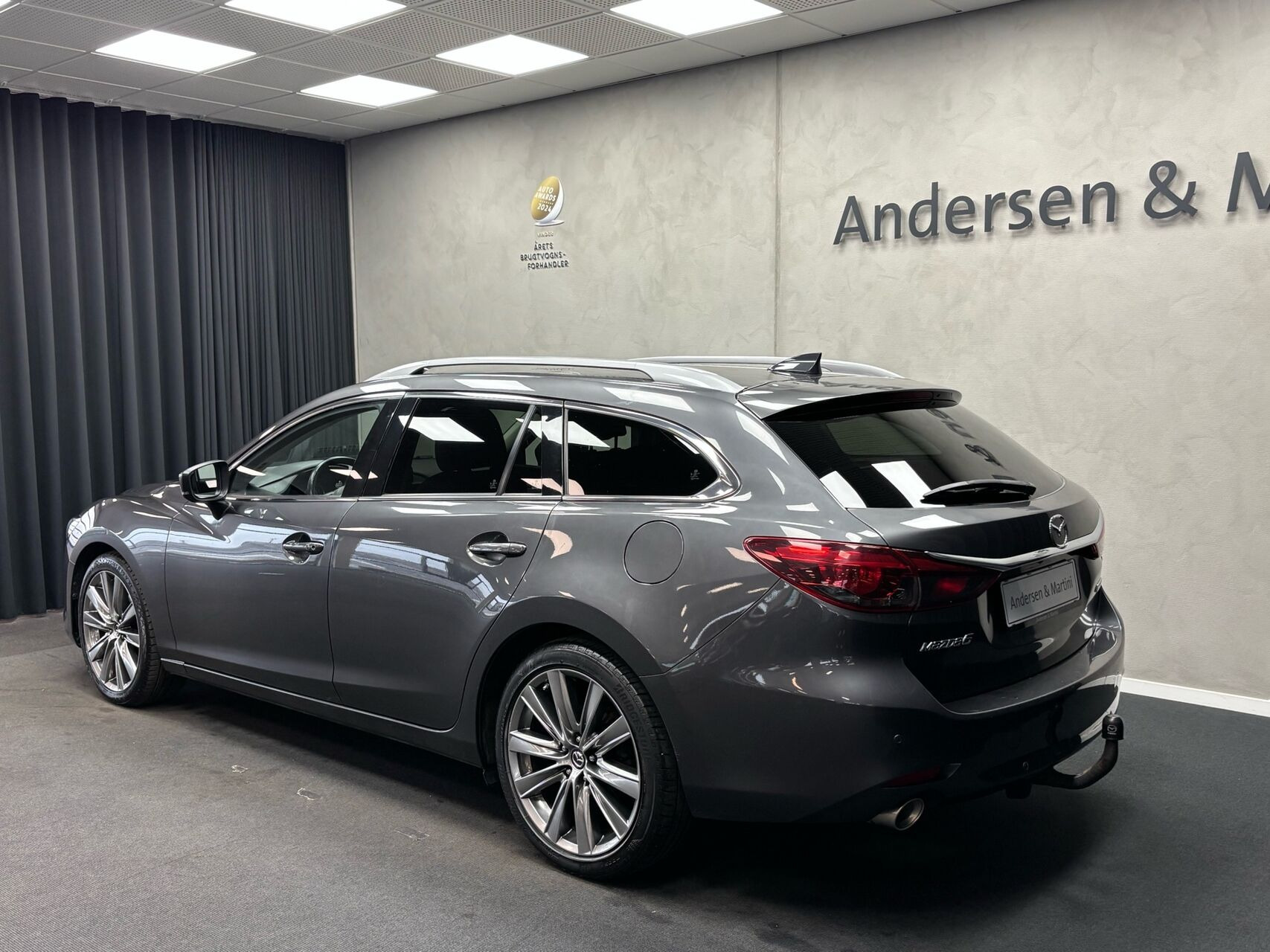 Grå Mazda 6 fra 2019
