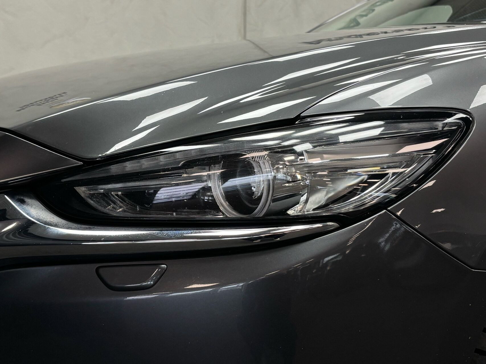 Grå Mazda 6 fra 2019