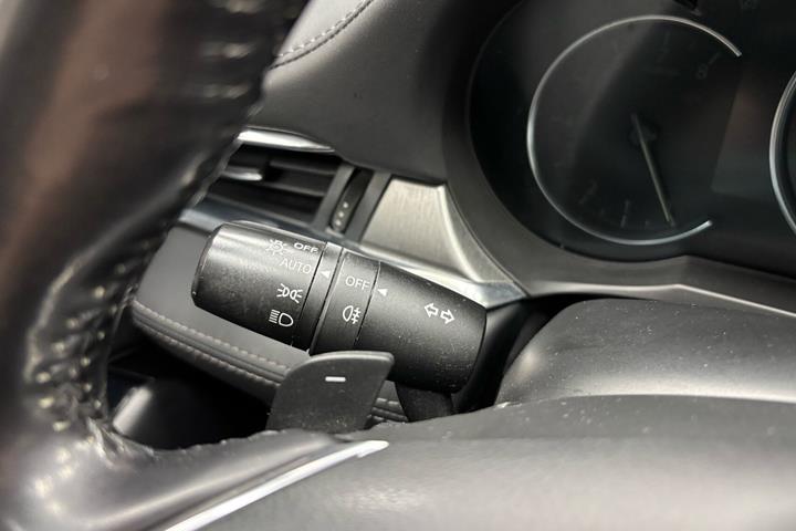 Grå Mazda 6 fra 2019