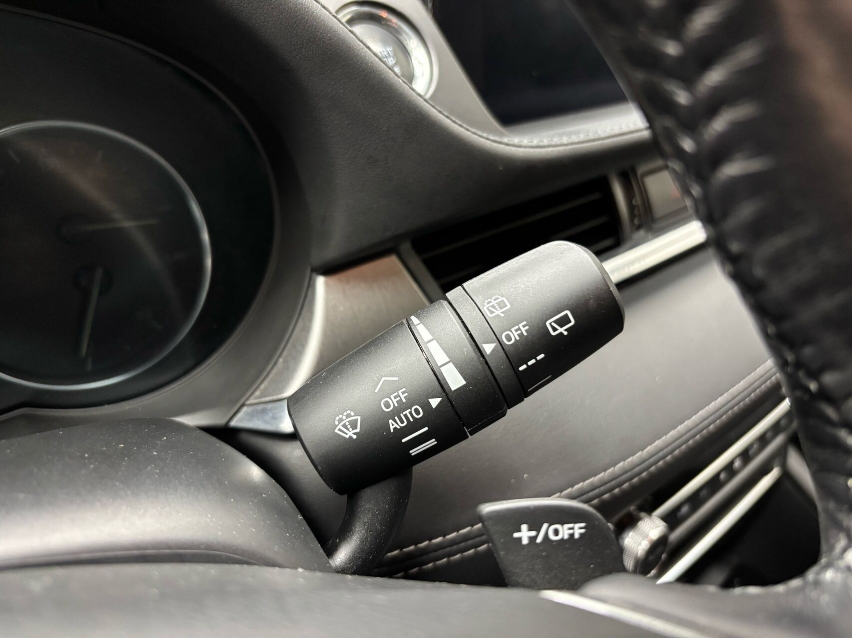Grå Mazda 6 fra 2019