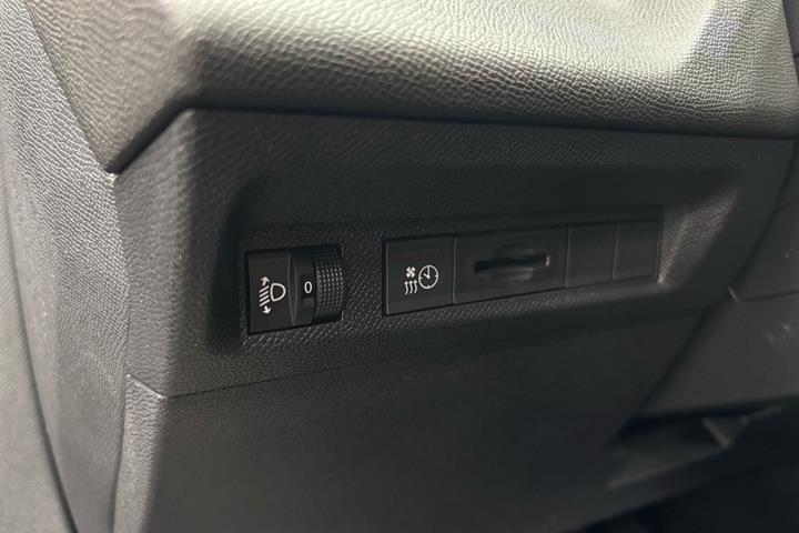 Sort Peugeot E-308 fra 2025