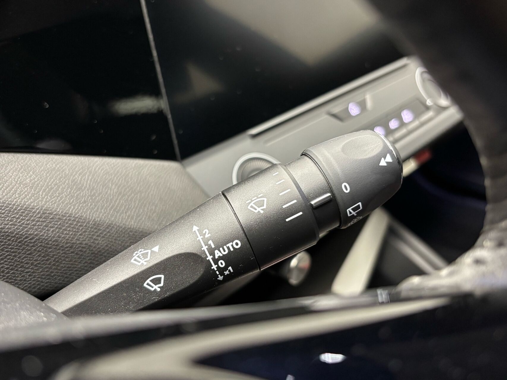 Sort Peugeot E-308 fra 2025