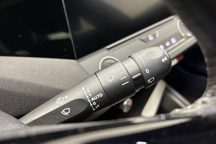 Sort Peugeot E-308 fra 2025