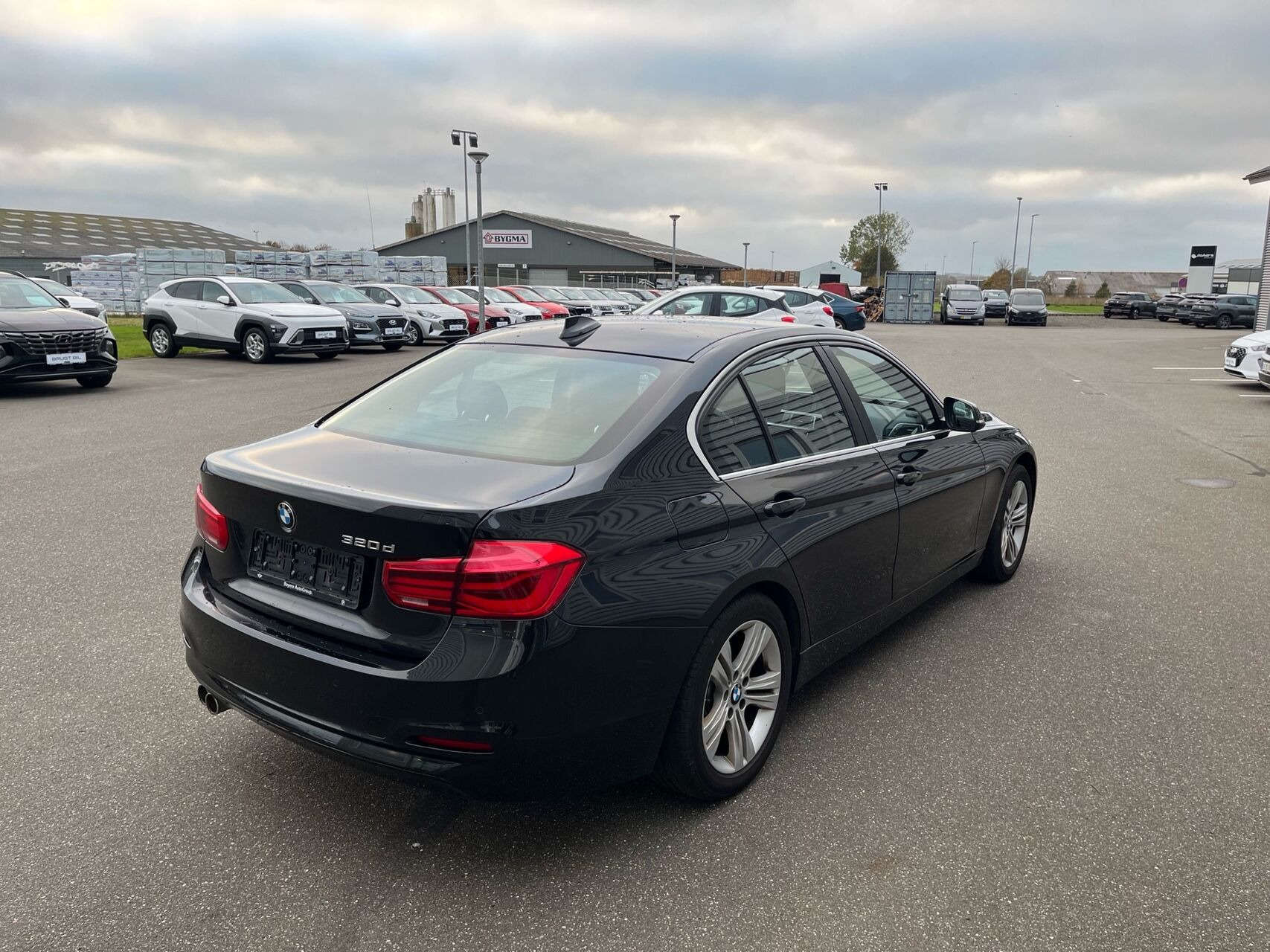 Sort BMW 320d fra 2018