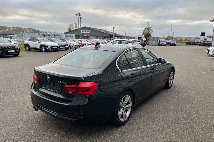 Sort BMW 320d fra 2018