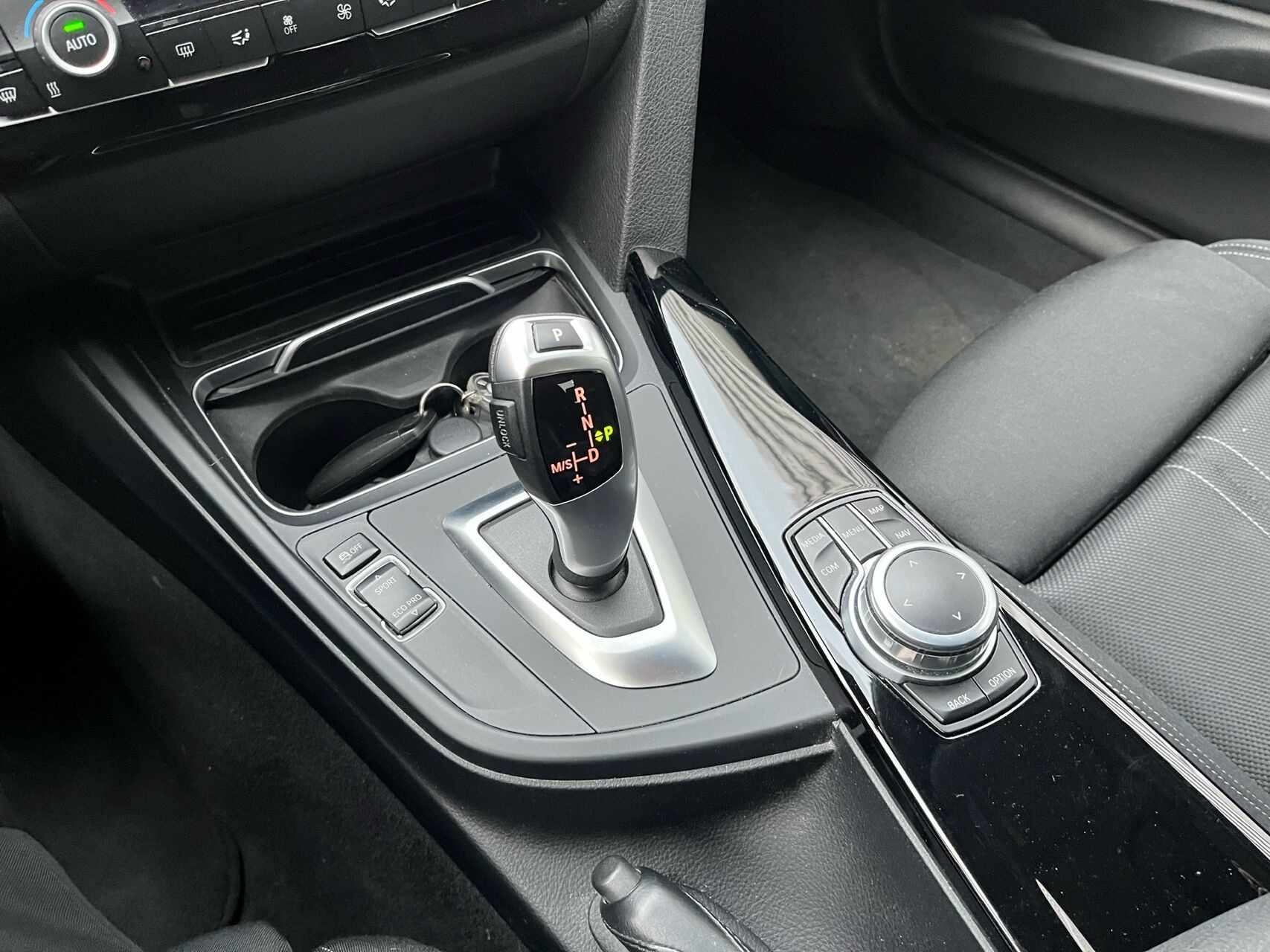 Sort BMW 320d fra 2018
