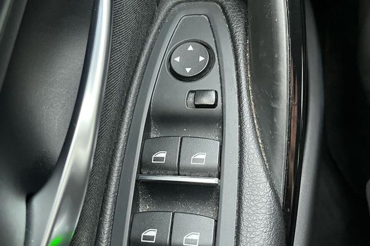 Sort BMW 320d fra 2018