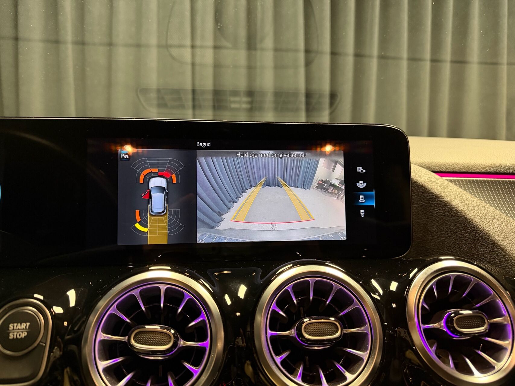 Grå Mercedes EQA250 fra 2023