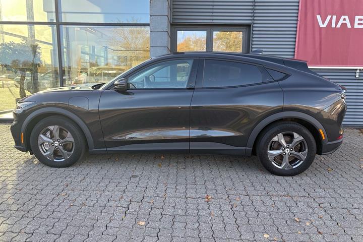 Grå Ford Mustang Mach-E fra 2022