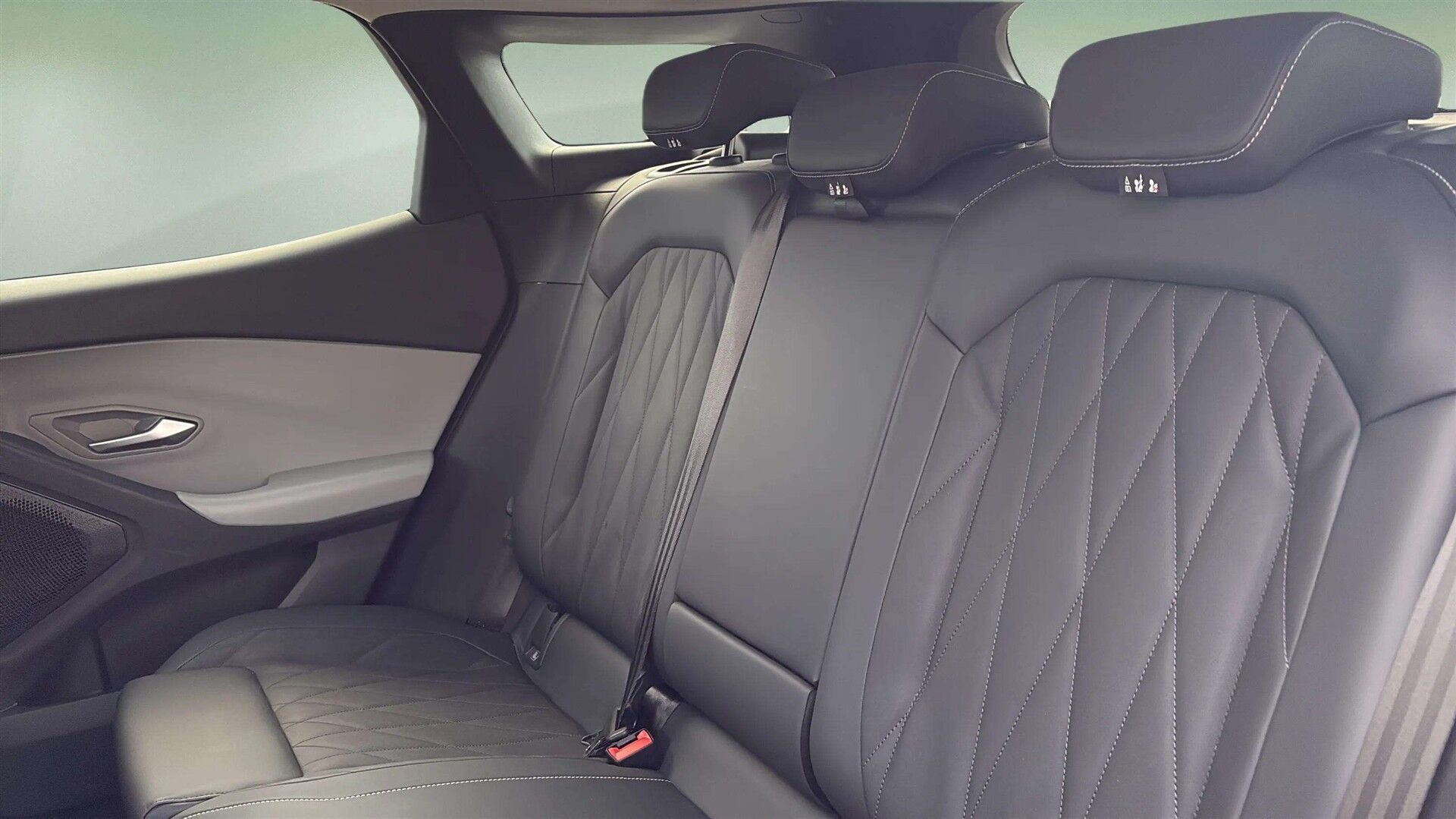 Sort Ford Explorer fra 2025
