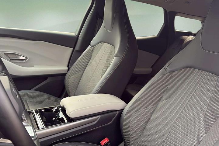 Blå Ford Explorer fra 2025