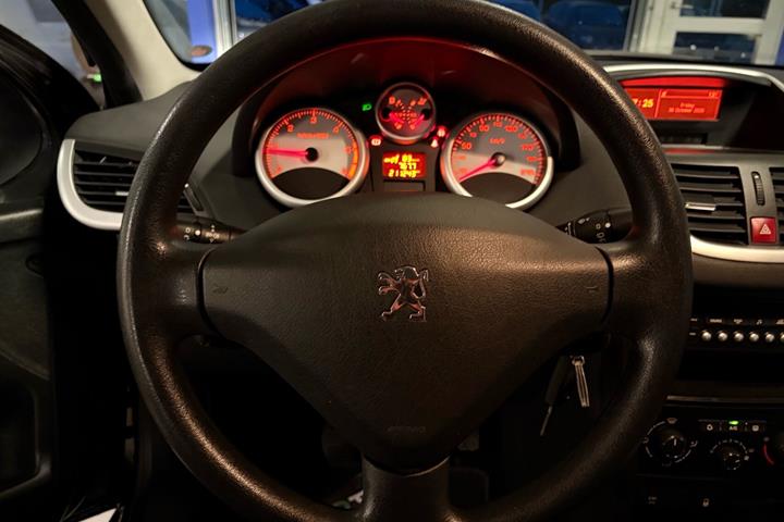 undefined Peugeot 207 fra 2010