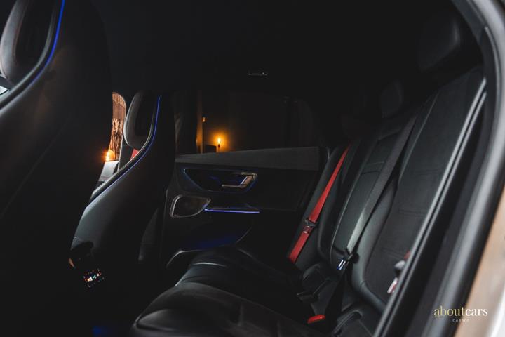 Hvid Mercedes EQE350+ fra 2022
