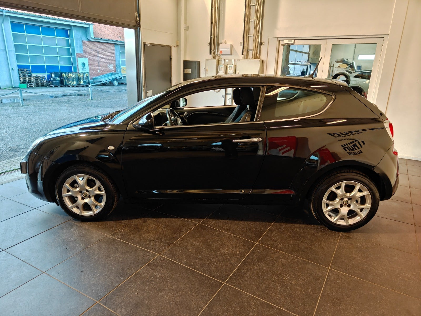 Sort Alfa Romeo MiTo fra 2013