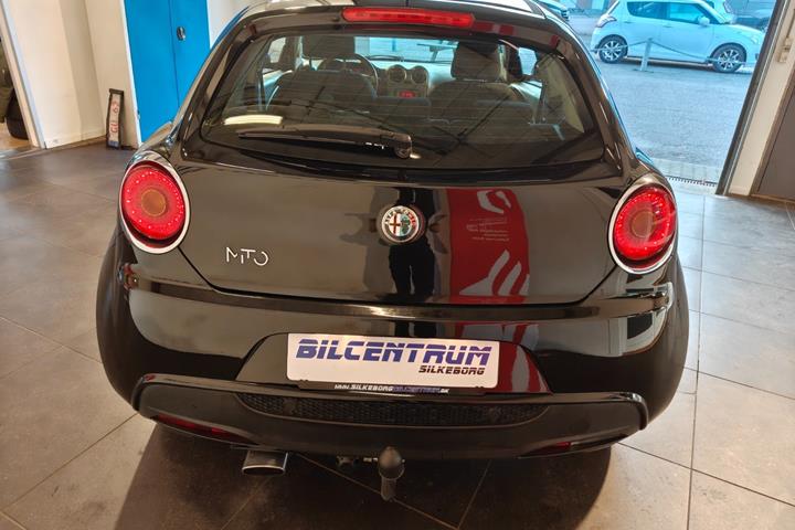 Sort Alfa Romeo MiTo fra 2013