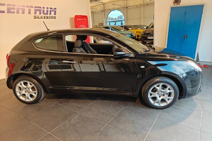 Sort Alfa Romeo MiTo fra 2013