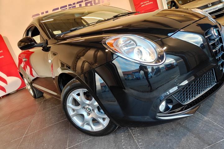 Sort Alfa Romeo MiTo fra 2013