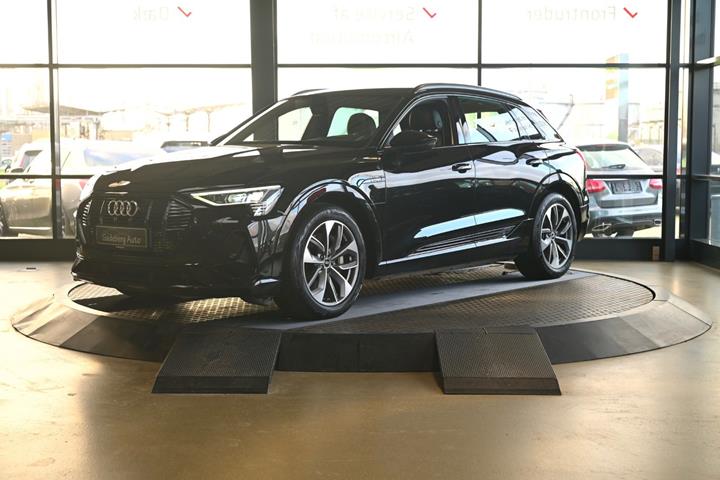 Sort Audi e-tron fra 2021