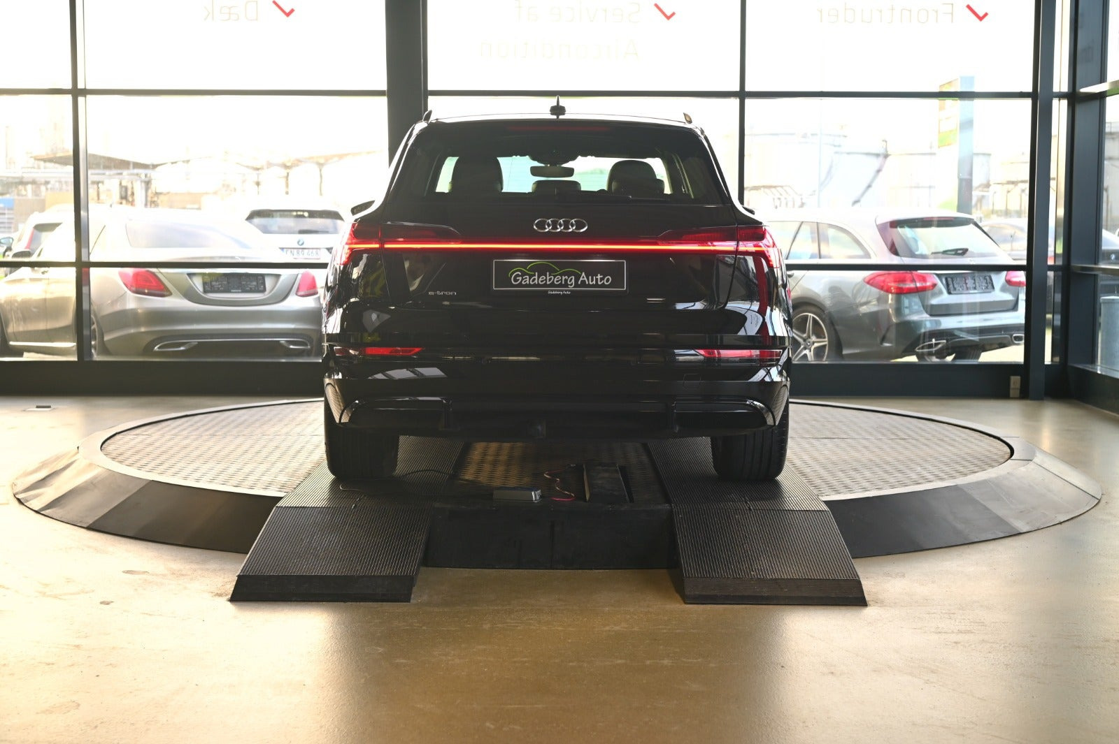 Sort Audi e-tron fra 2021