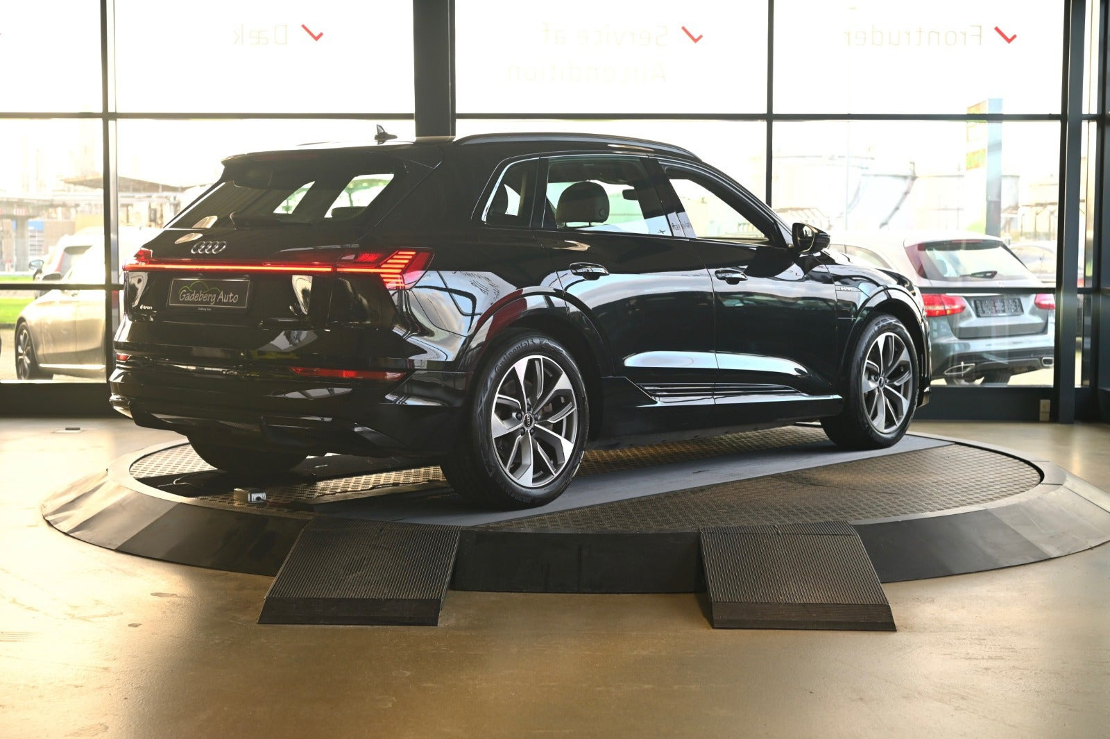 Sort Audi e-tron fra 2021