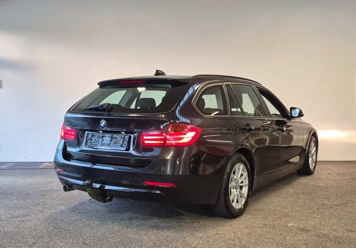 Sort BMW 316d fra 2015