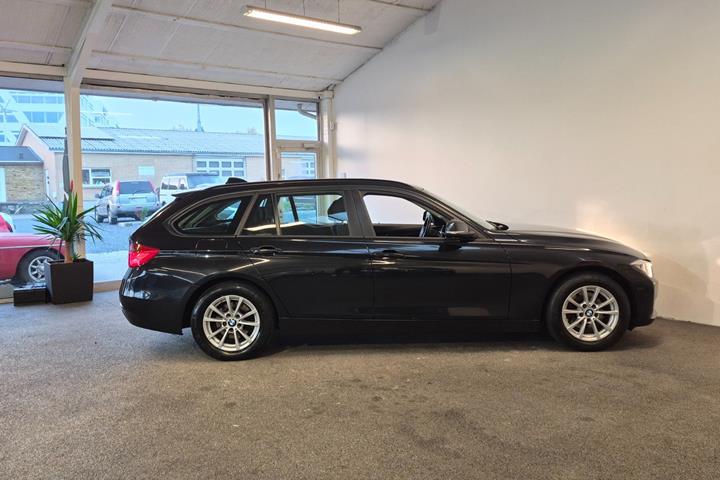 Sort BMW 316d fra 2015