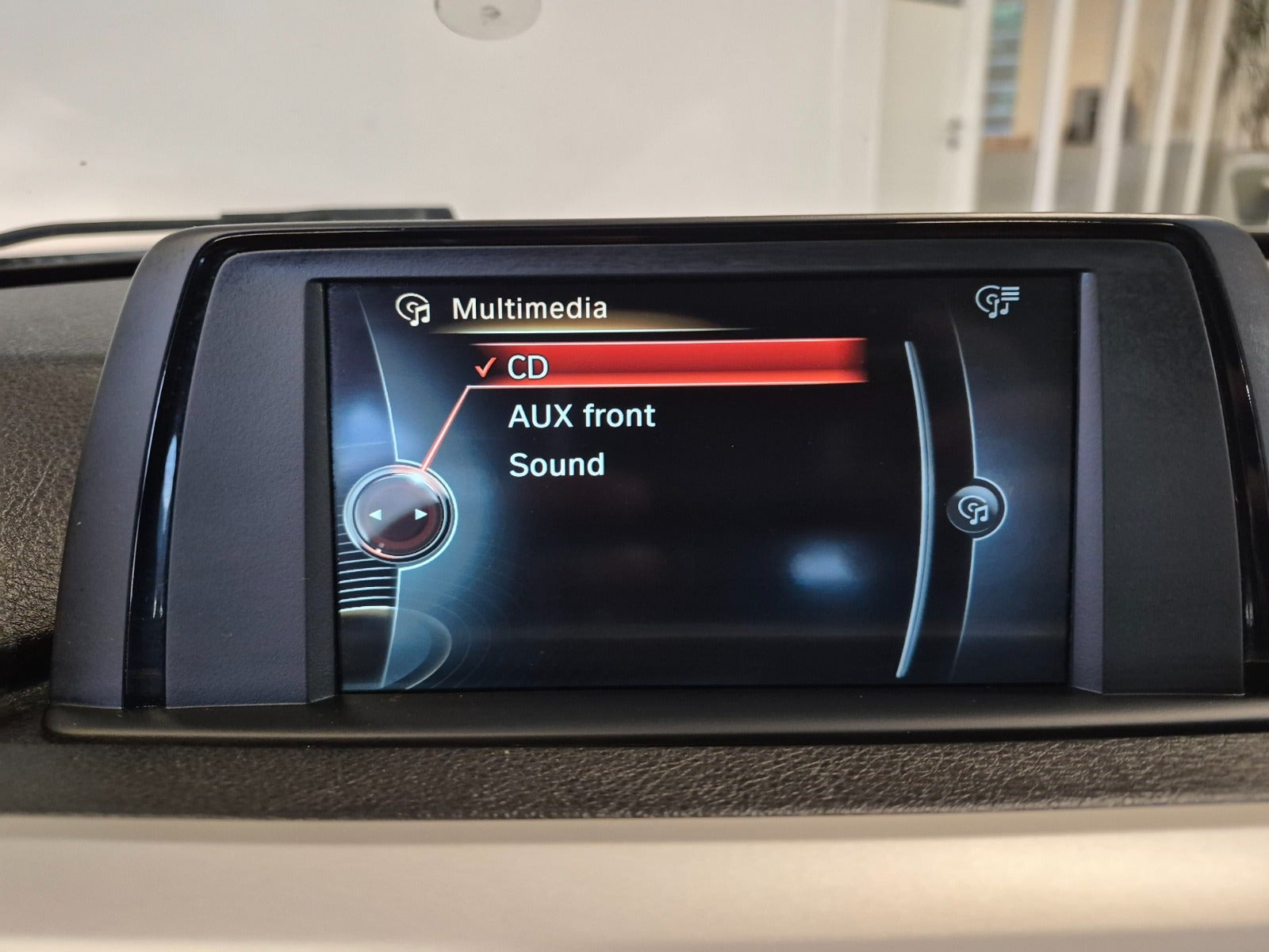 Sort BMW 316d fra 2015
