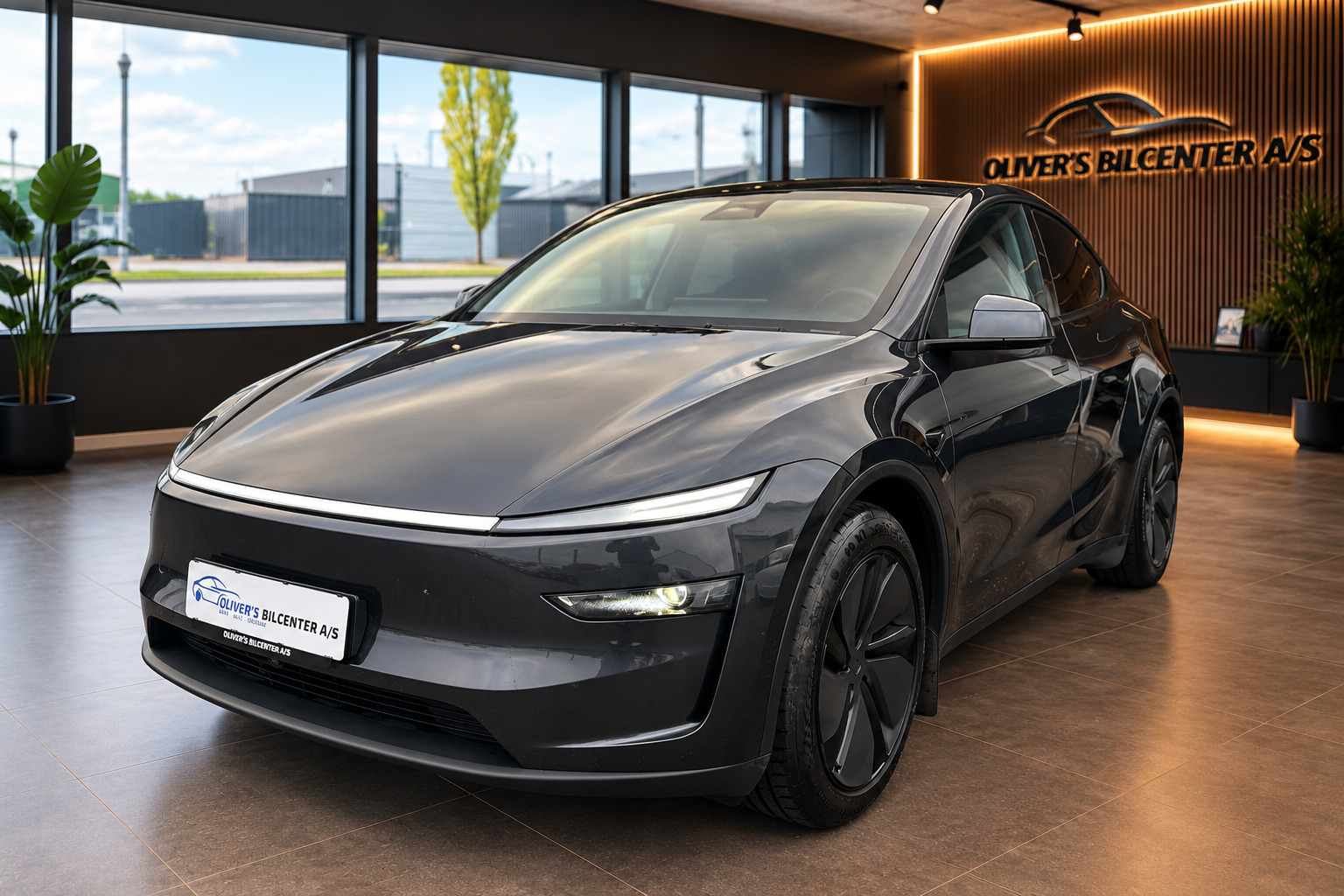 Grå Tesla Model Y fra 2026