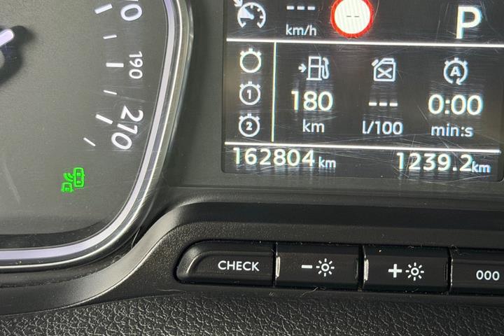 Sølv Peugeot Expert fra 2019