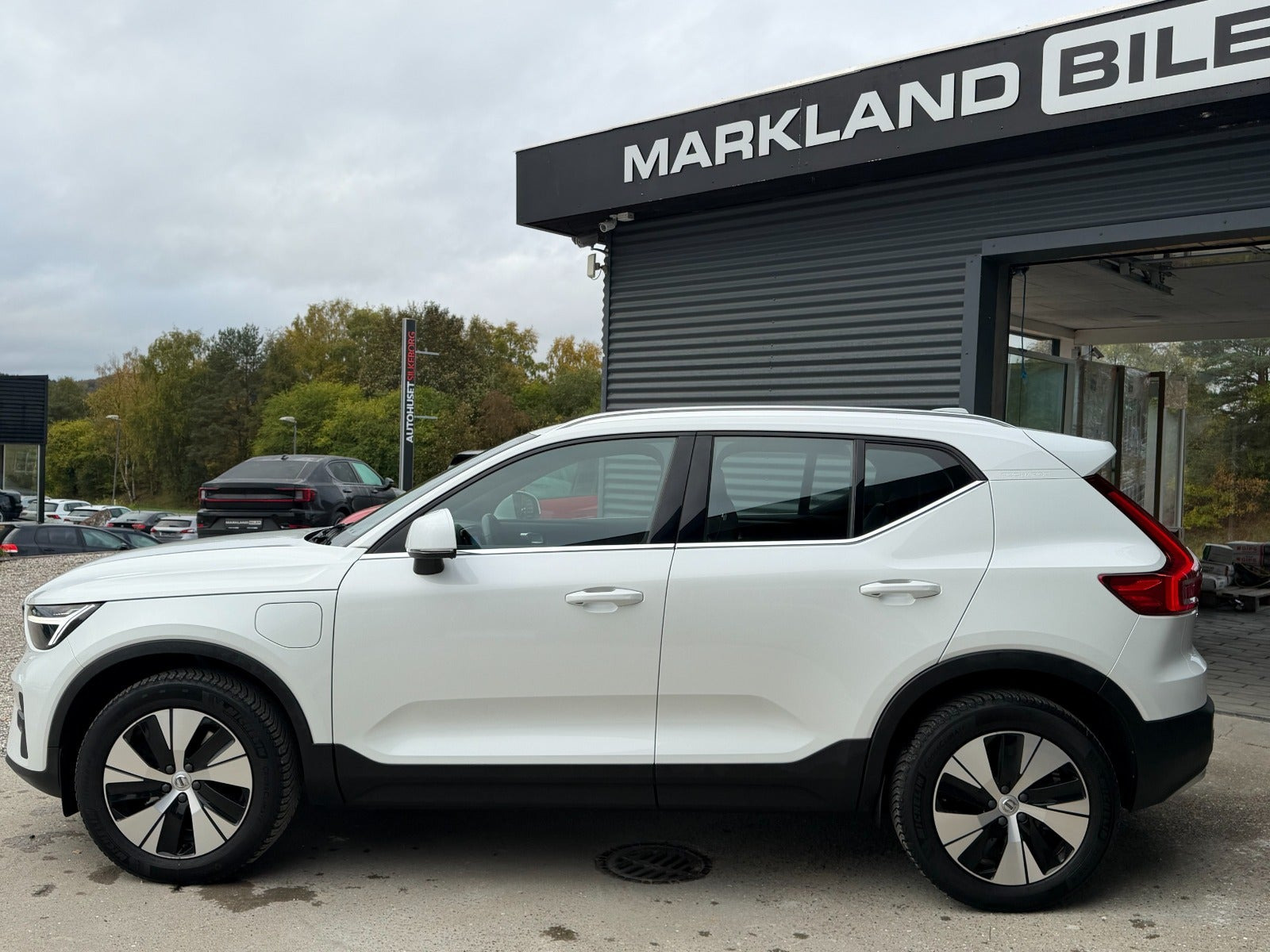 Hvid Volvo XC40 fra 2023