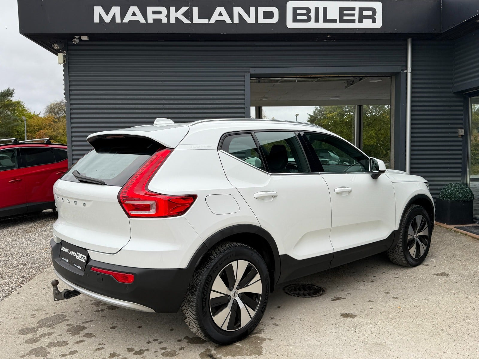 Hvid Volvo XC40 fra 2023
