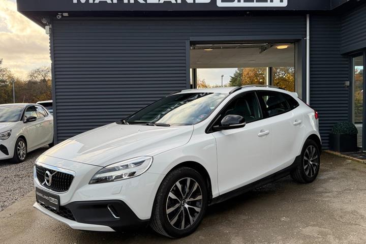 Hvid Volvo V40 CC fra 2019