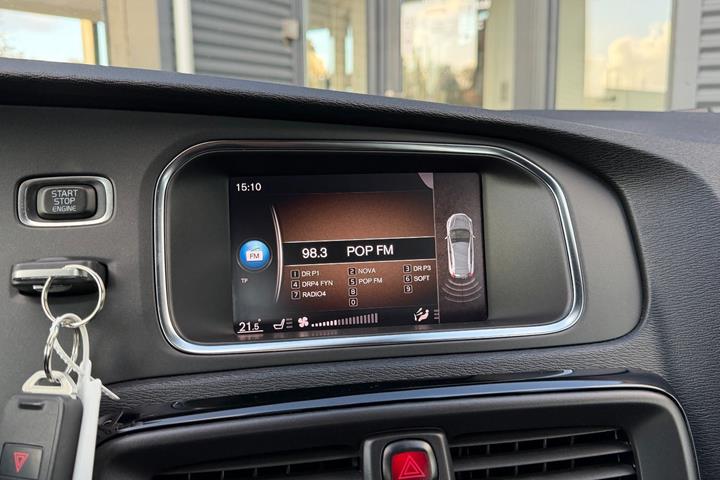 Hvid Volvo V40 CC fra 2019