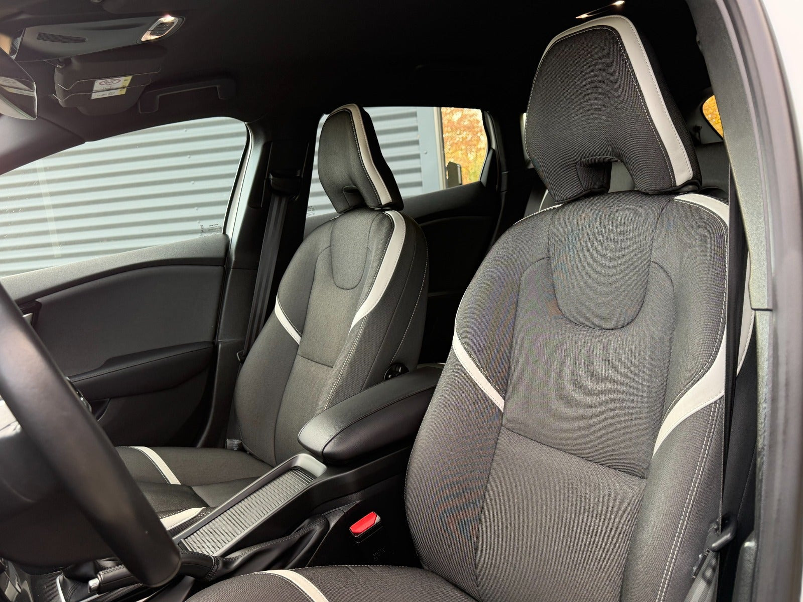 Hvid Volvo V40 CC fra 2019