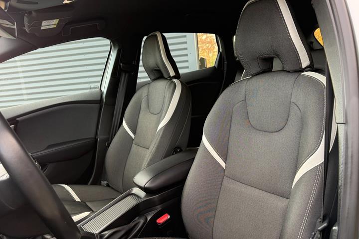 Hvid Volvo V40 CC fra 2019