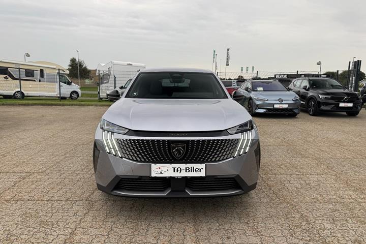 Sølv Peugeot e-3008 fra 2025