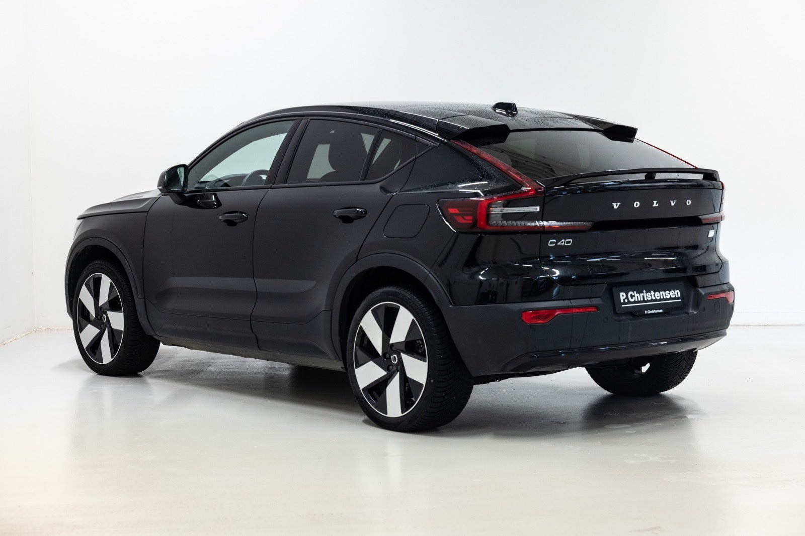 Sort Volvo C40 fra 2024