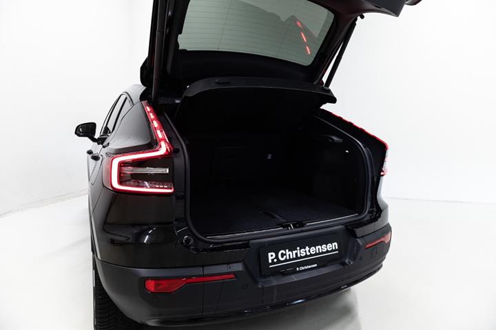 Sort Volvo C40 fra 2024
