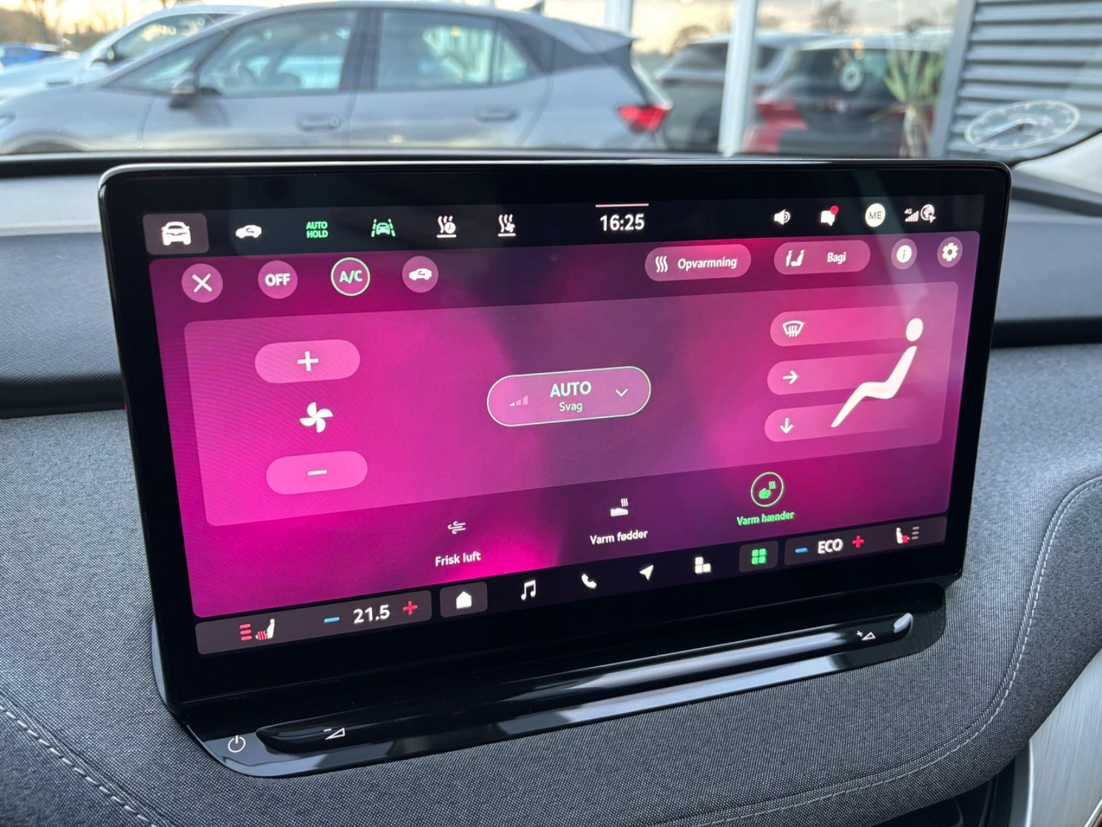 Grøn Skoda Enyaq fra 2025