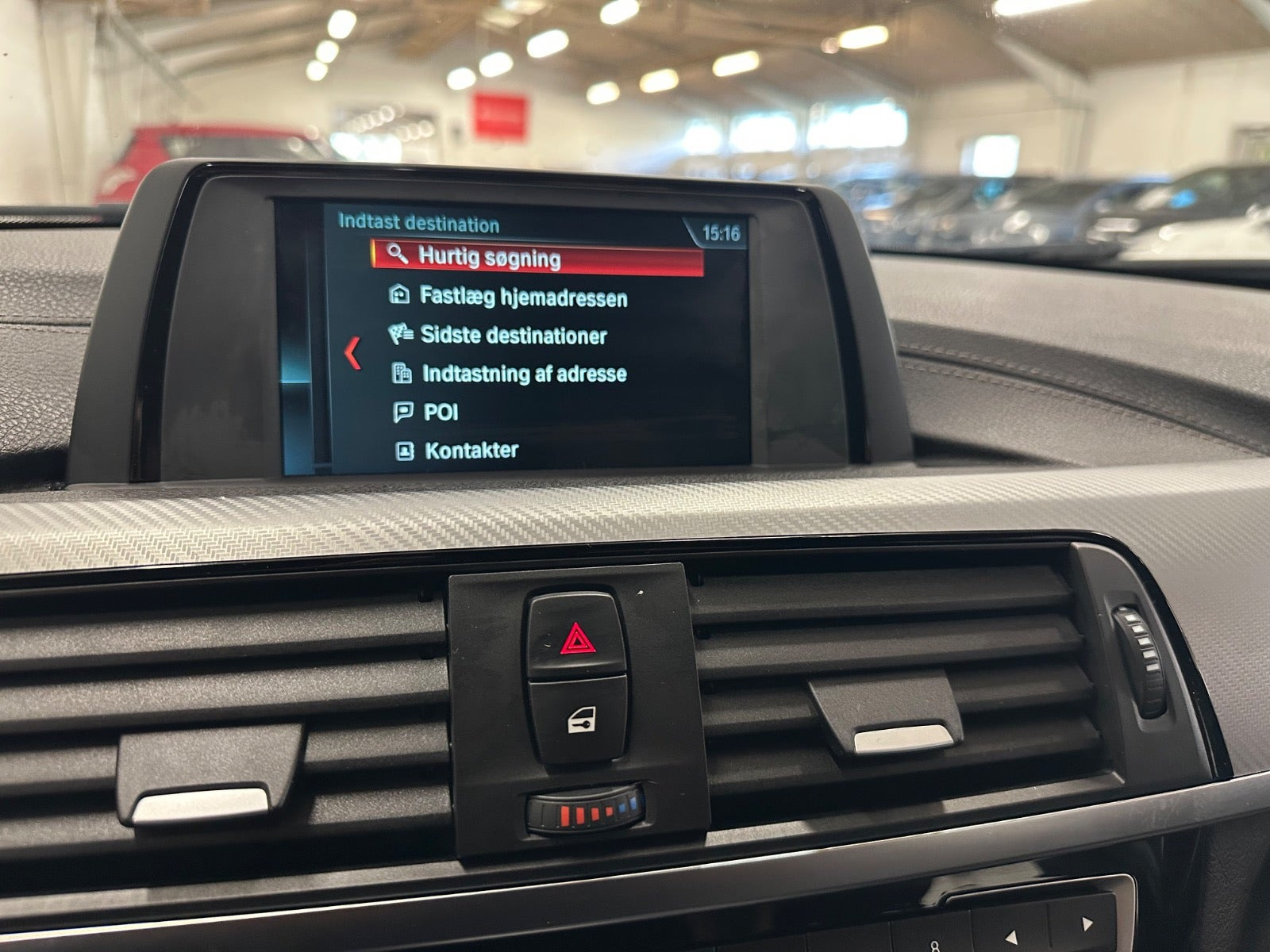 Grå BMW 320d fra 2019