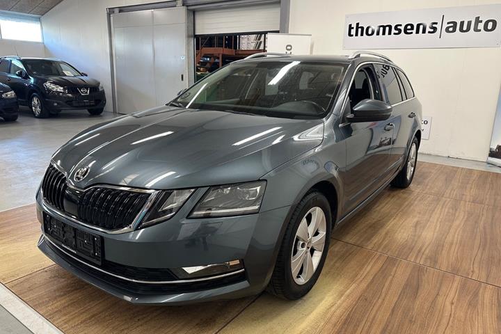 Grå Skoda Octavia fra 2019