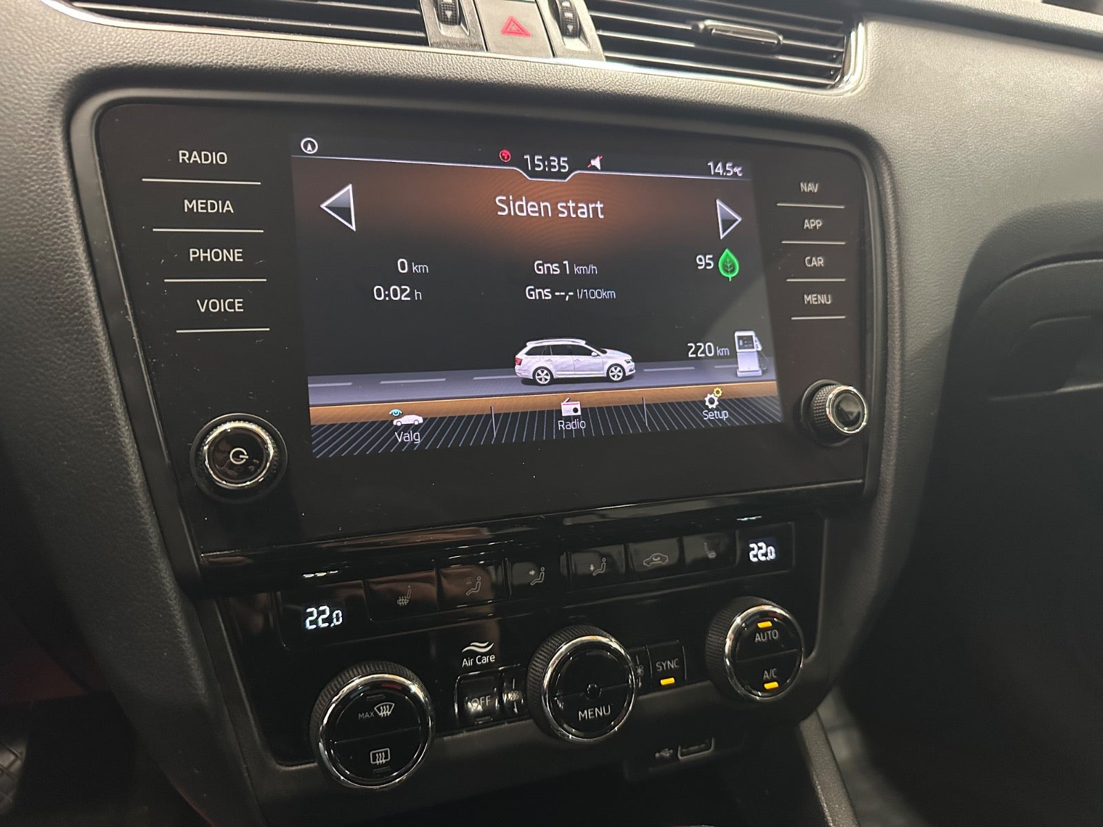 Grå Skoda Octavia fra 2019