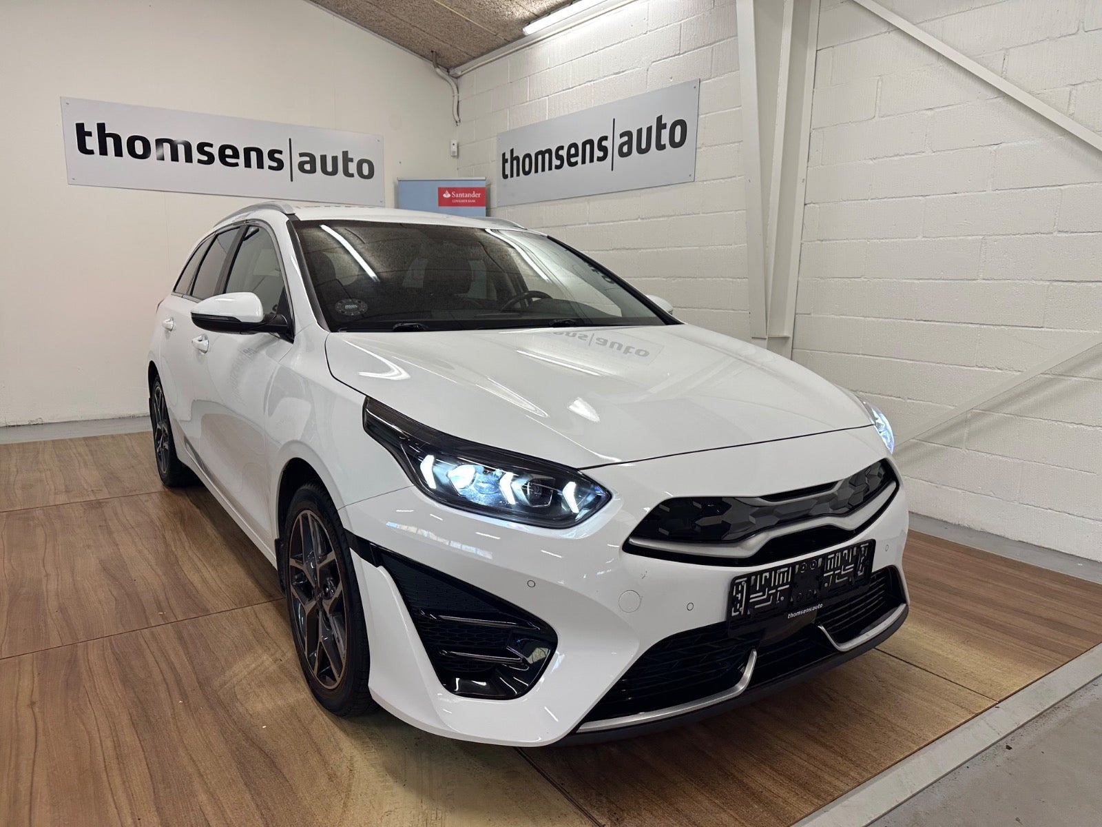 Hvid Kia Ceed fra 2022