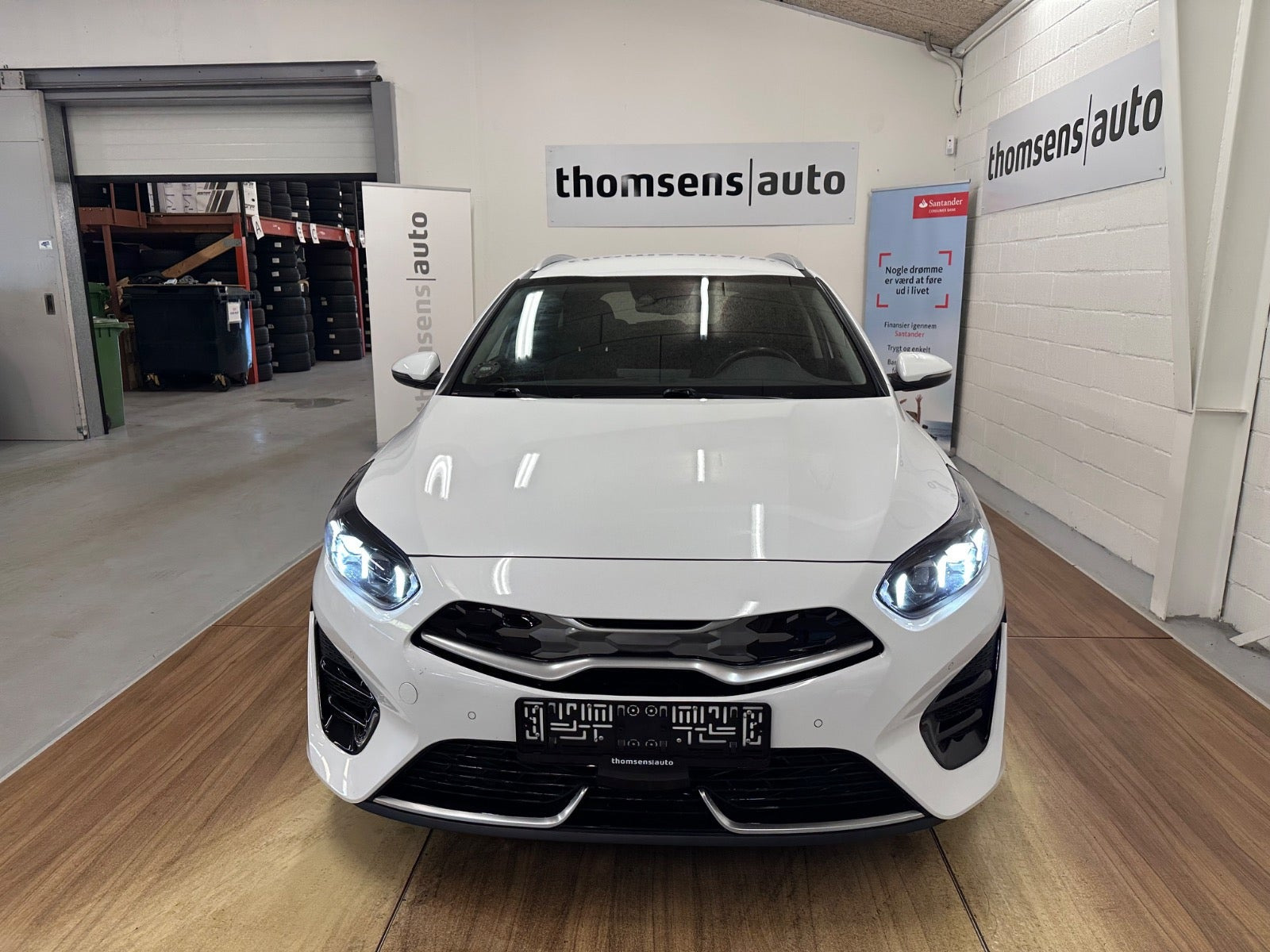Hvid Kia Ceed fra 2022