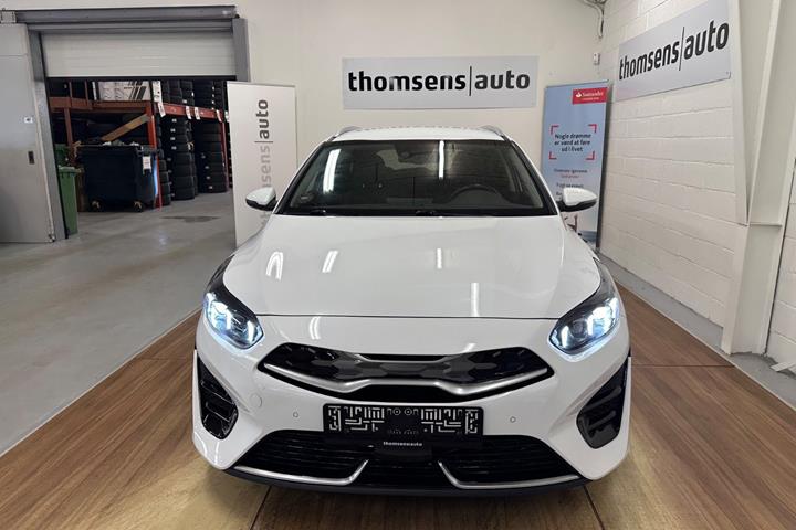 Hvid Kia Ceed fra 2022