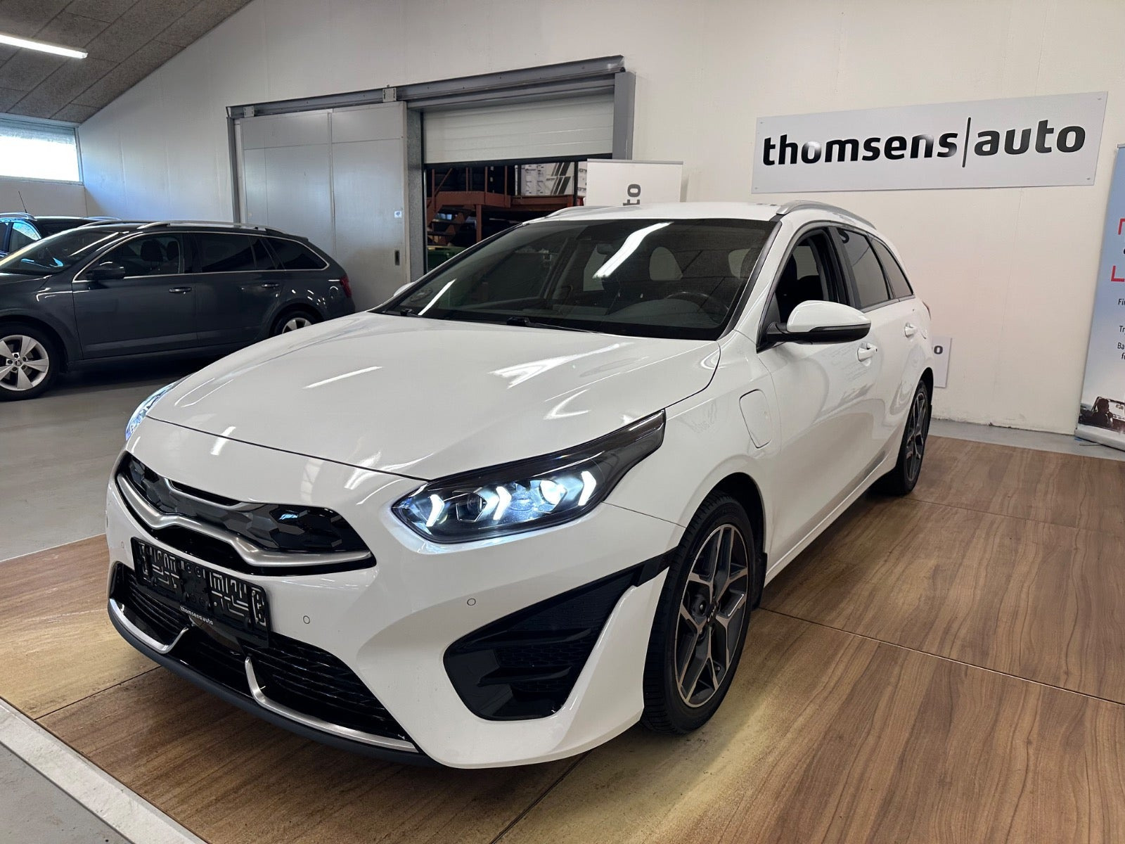 Hvid Kia Ceed fra 2022